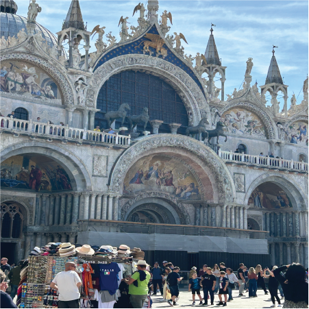 Venice agaist the ropes